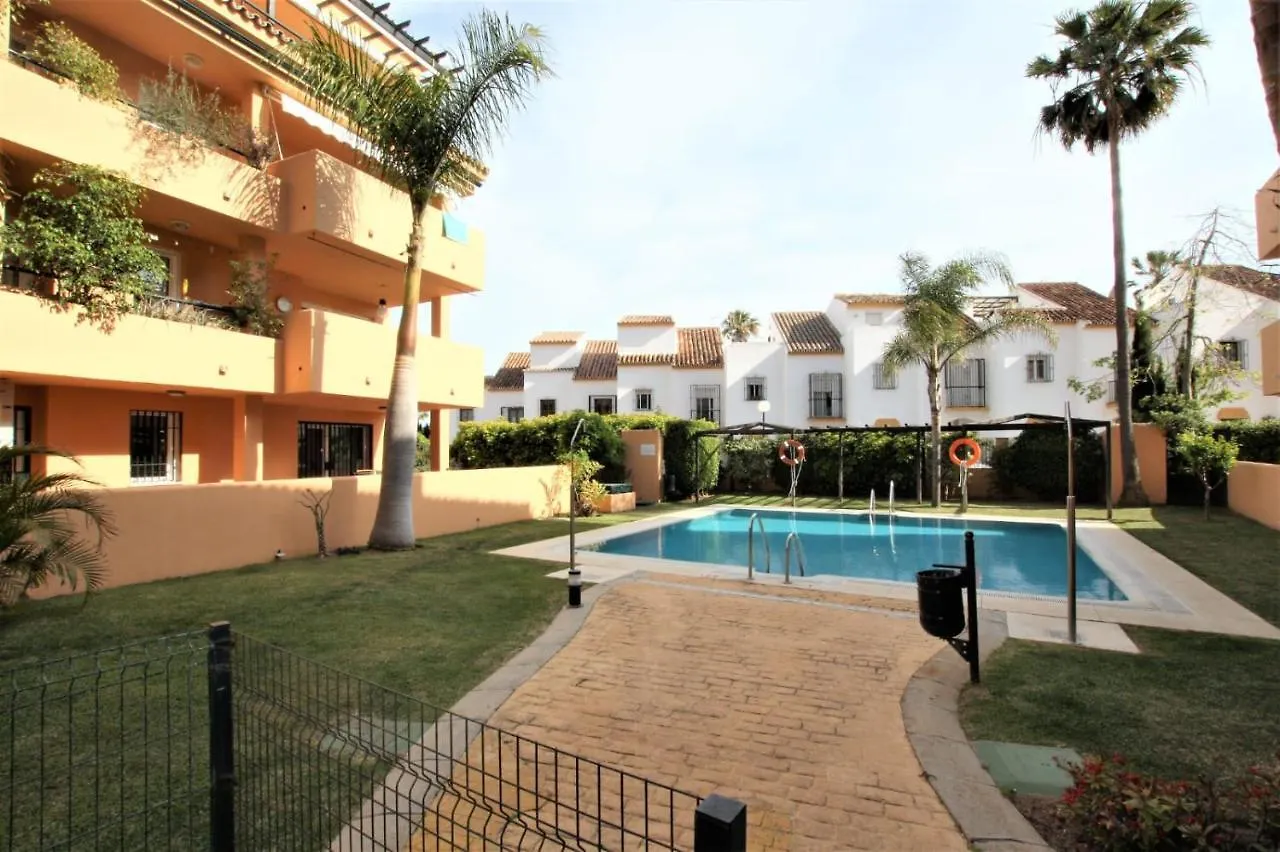 Apartamento Beachfront La Jacaranda 마르베야