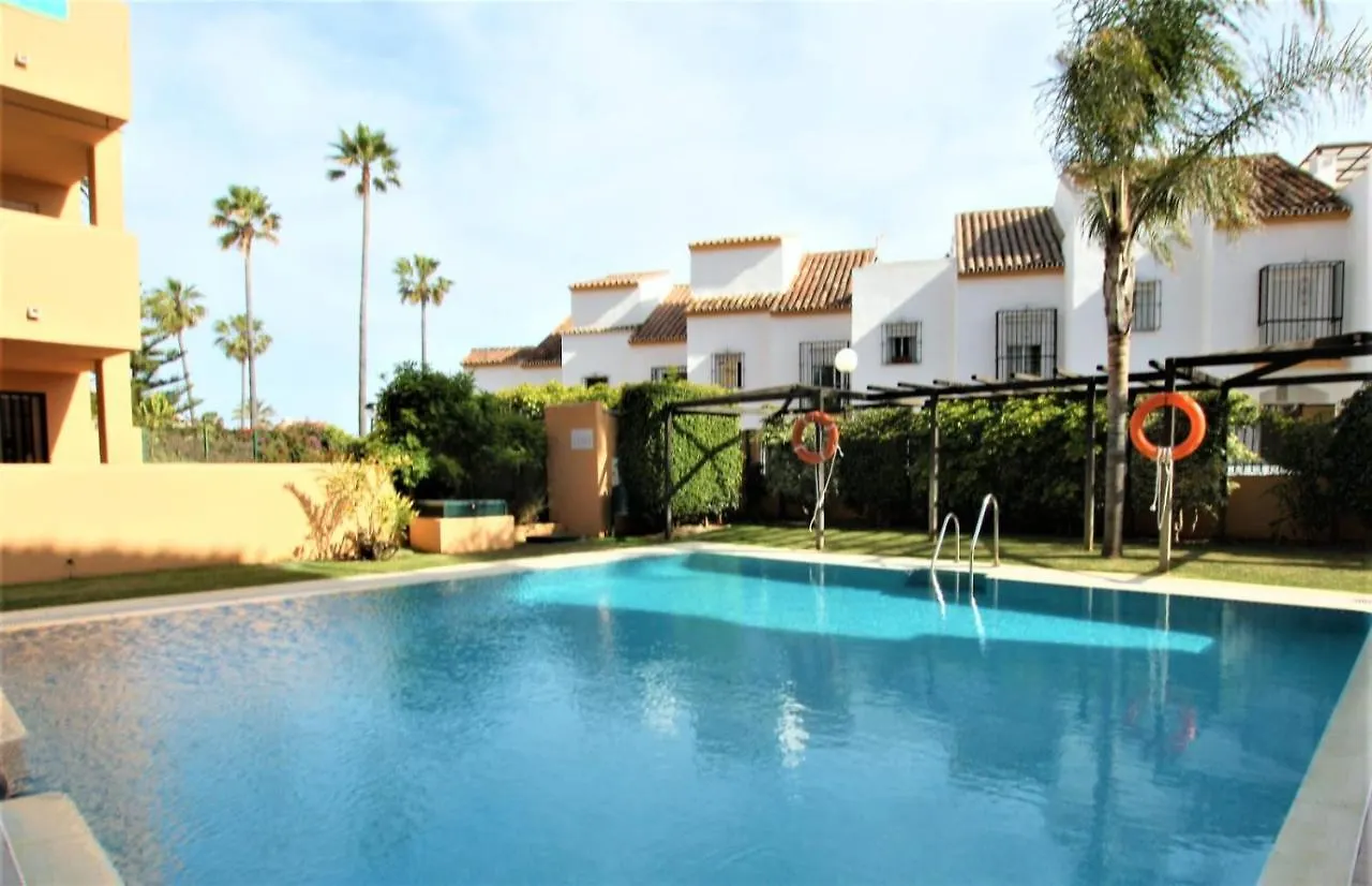 Apartamento Beachfront La Jacaranda 마르베야 아파트